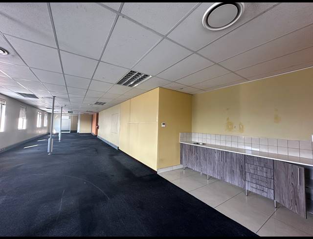 432M² OFFICE TO LET IN ECO PARK ESTATE